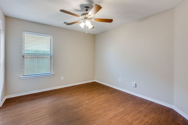 1824 Village Park Trail, Burleson, TX 76028