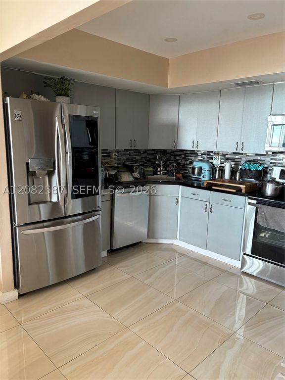 2150 Sans Souci Blvd B1605, North Miami, FL 33181