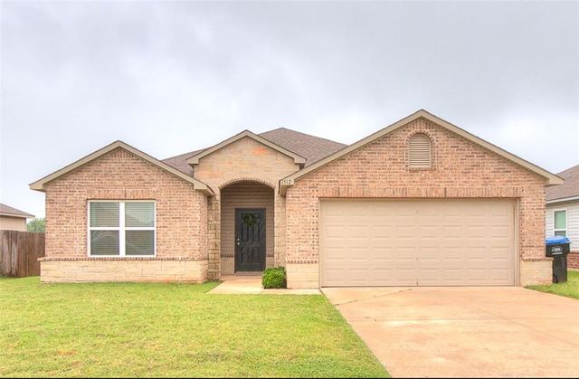 1512 Peridot Lane, Noble, OK 73068