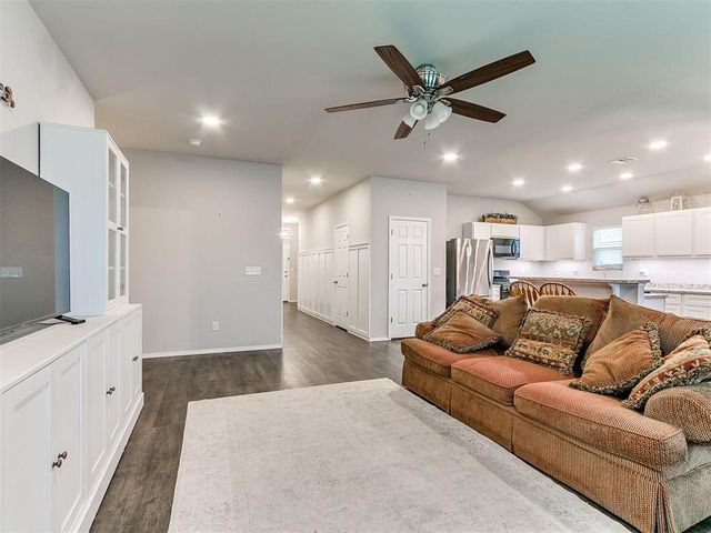1512 Peridot Lane, Noble, OK 73068