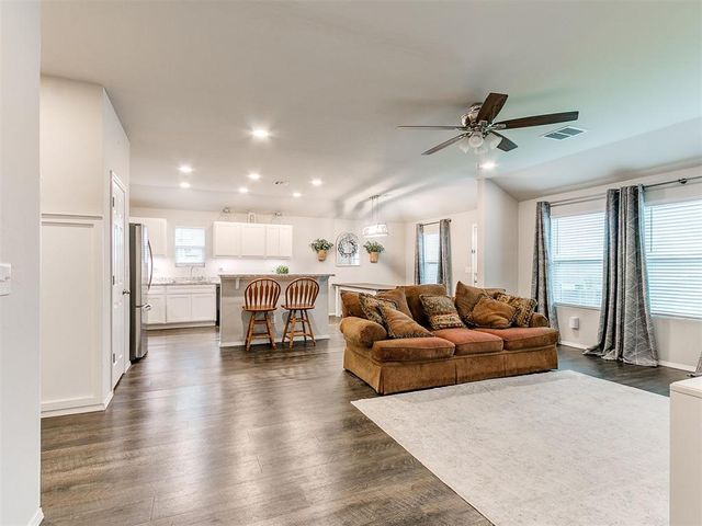 1512 Peridot Lane, Noble, OK 73068