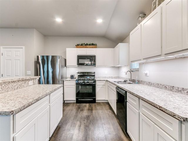 1512 Peridot Lane, Noble, OK 73068