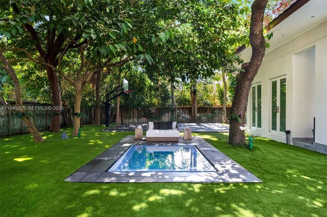 4100 Kiaora St, Miami, FL 33133