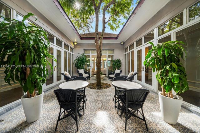 4100 Kiaora St, Miami, FL 33133