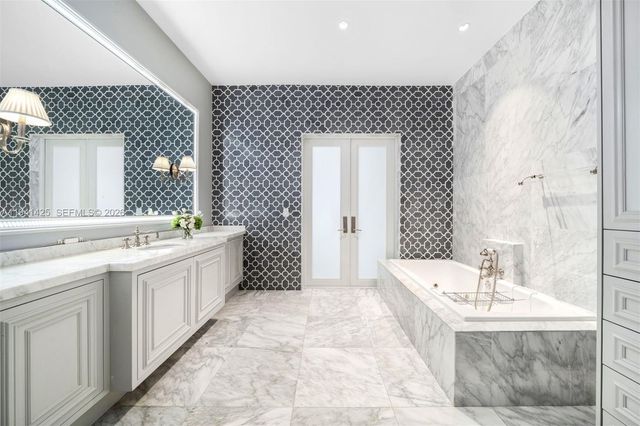 4100 Kiaora St, Miami, FL 33133