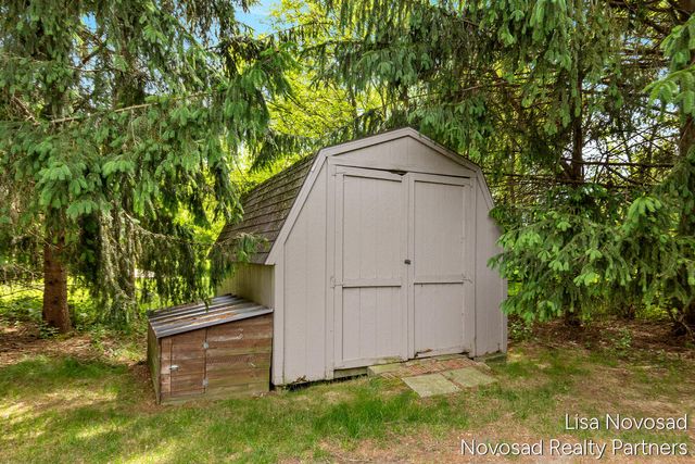 9865 Bergy Avenue Se, Bowne Twp, MI 49302