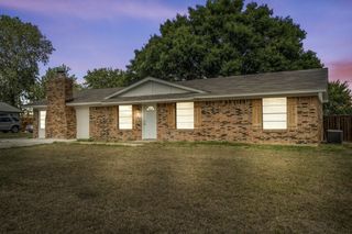 810 S Western Hills Drive, Howe, TX 75459