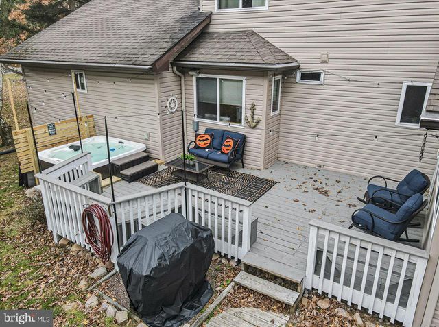 286 MCKUEN WAY, Albrightsville, PA 18210