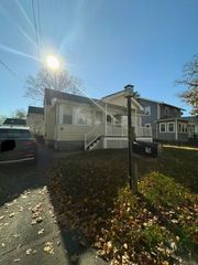 18 Vesey Rd, Randolph, MA 02368