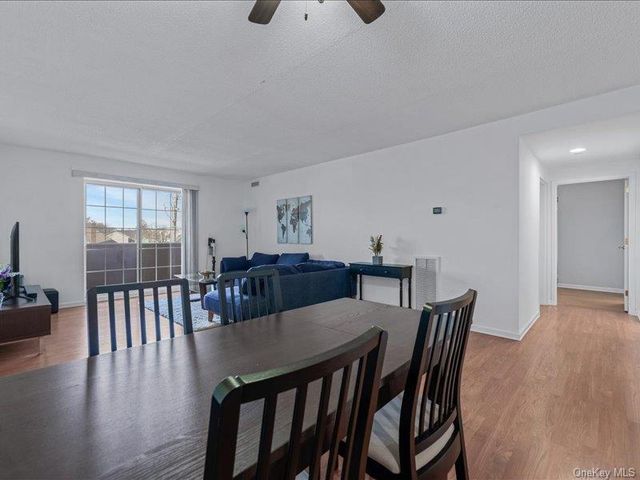 242 Maple Avenue 302, Westbury, NY 11590