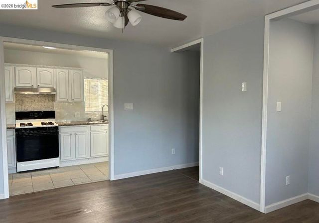 3743 Suter St, Oakland, CA 94619