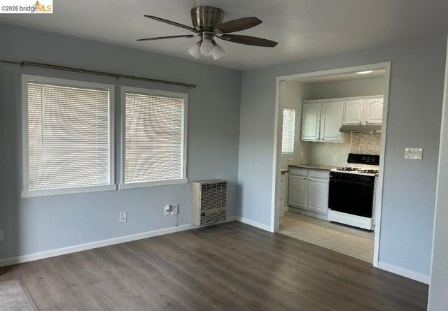 3743 Suter St, Oakland, CA 94619