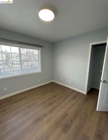 3743 Suter St, Oakland, CA 94619