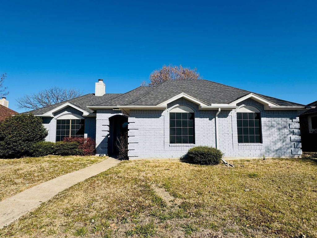 2413 University Drive, Rowlett, TX 75088