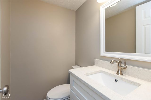 7703 Sunblest Boulevard, Fishers, IN 46038