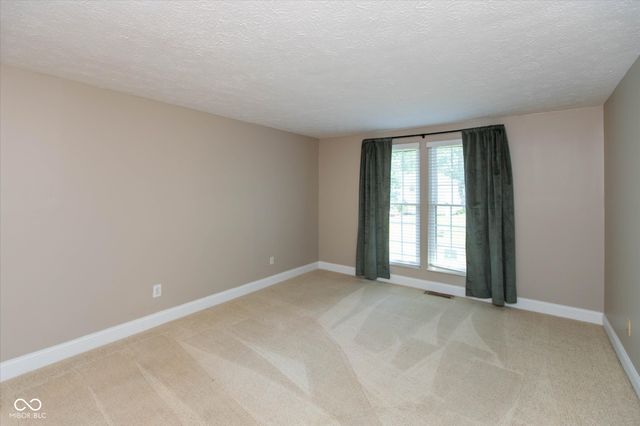 7703 Sunblest Boulevard, Fishers, IN 46038
