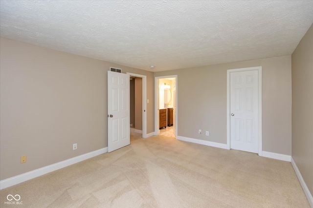 7703 Sunblest Boulevard, Fishers, IN 46038