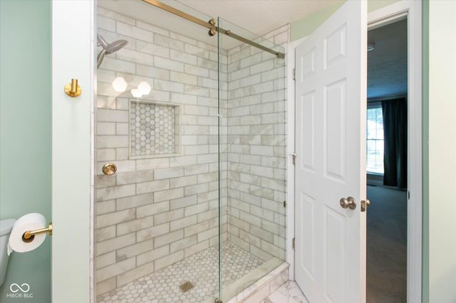 7703 Sunblest Boulevard, Fishers, IN 46038