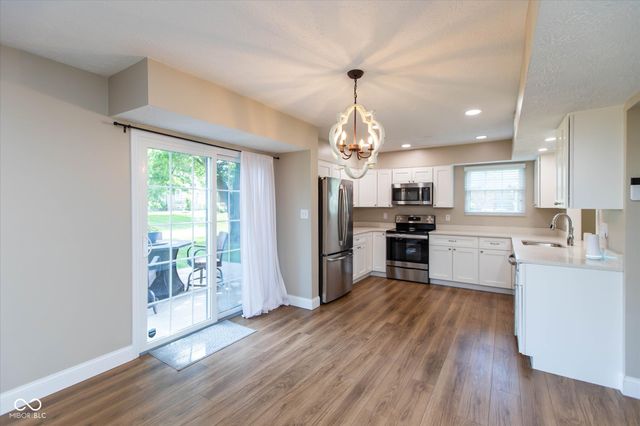 7703 Sunblest Boulevard, Fishers, IN 46038