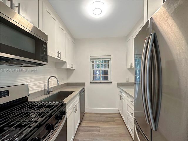 969 Bay Dr 5, Miami Beach, FL 33141