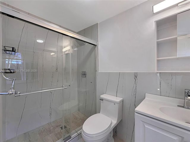 969 Bay Dr 5, Miami Beach, FL 33141