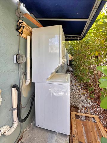 969 Bay Dr 5, Miami Beach, FL 33141