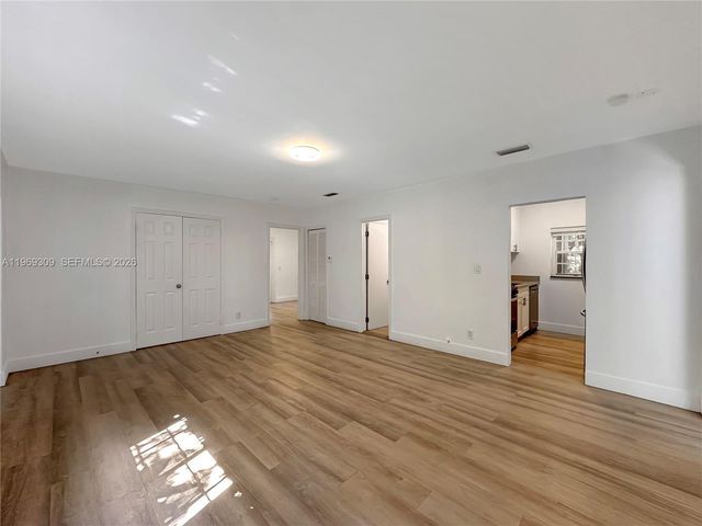 969 Bay Dr 5, Miami Beach, FL 33141