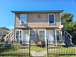 5008 Avenue S 3, Galveston, TX 77551