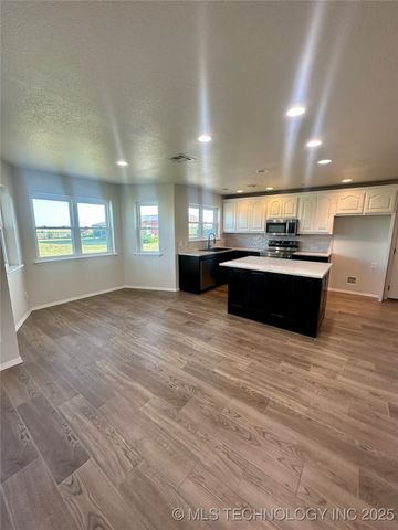 26530 E 710 Road, Wagoner, OK 74467