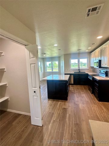 26530 E 710 Road, Wagoner, OK 74467