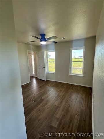 26530 E 710 Road, Wagoner, OK 74467