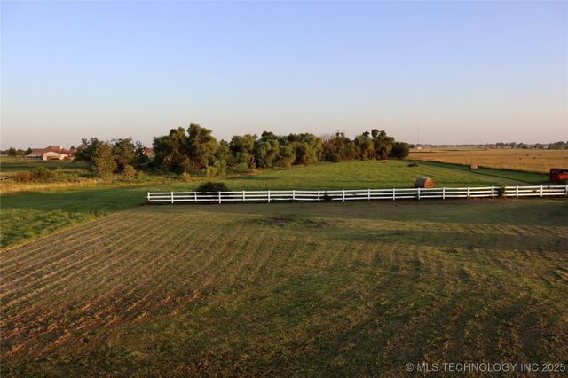 26530 E 710 Road, Wagoner, OK 74467