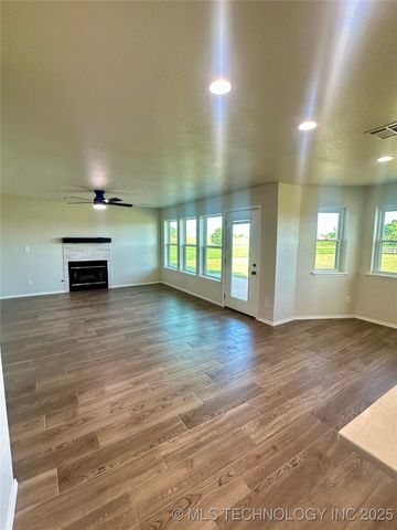 26530 E 710 Road, Wagoner, OK 74467