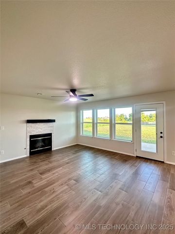 26530 E 710 Road, Wagoner, OK 74467