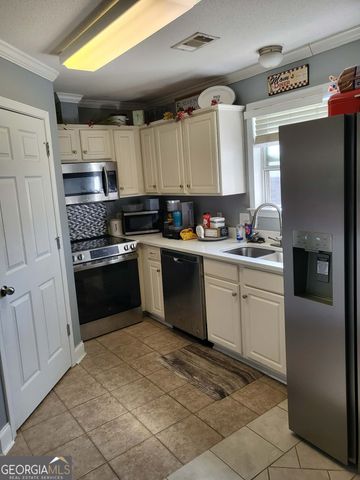 126 Millbrook Drive, Warner Robins, GA 31088