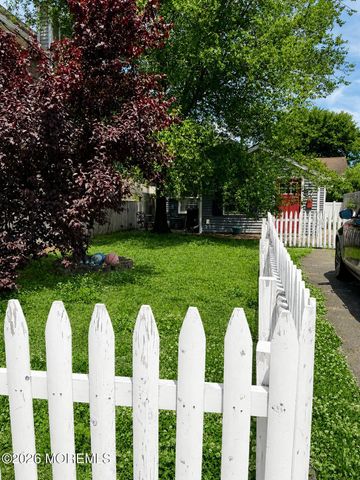 37 Myrtle Avenue, Keyport, NJ 07735