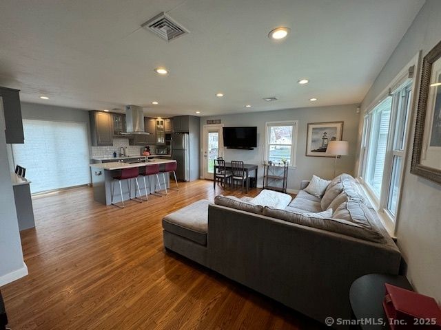 72 Ocean View Street, New Haven, CT 06512