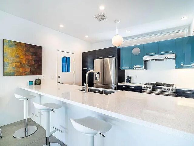 2223 N Magnolia Road, Palm Springs, CA 92262