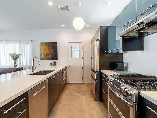 2223 N Magnolia Road, Palm Springs, CA 92262