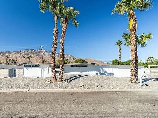 2223 N Magnolia Road, Palm Springs, CA 92262