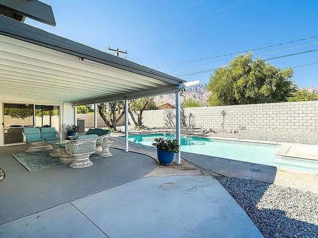 2223 N Magnolia Road, Palm Springs, CA 92262