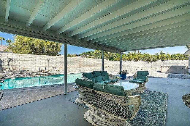 2223 N Magnolia Road, Palm Springs, CA 92262