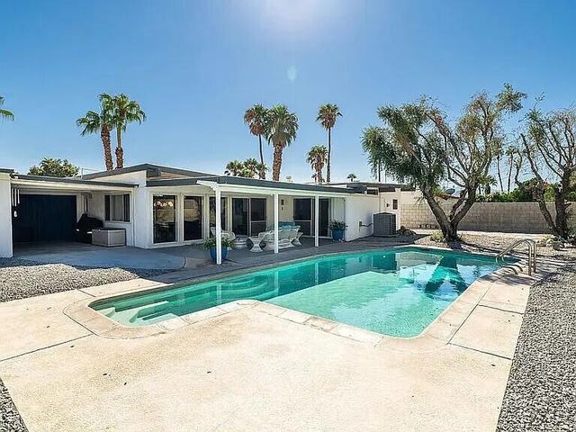 2223 N Magnolia Road, Palm Springs, CA 92262