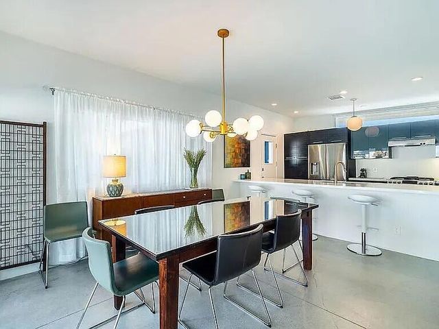 2223 N Magnolia Road, Palm Springs, CA 92262