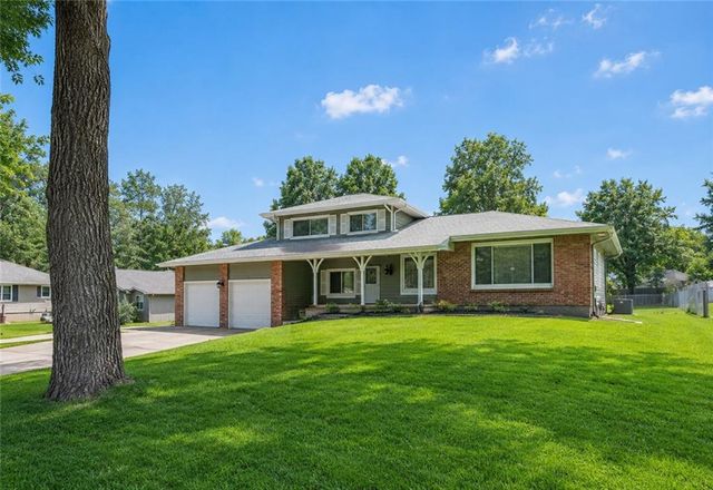 8039 Hemlock Street, Overland Park, KS 66204