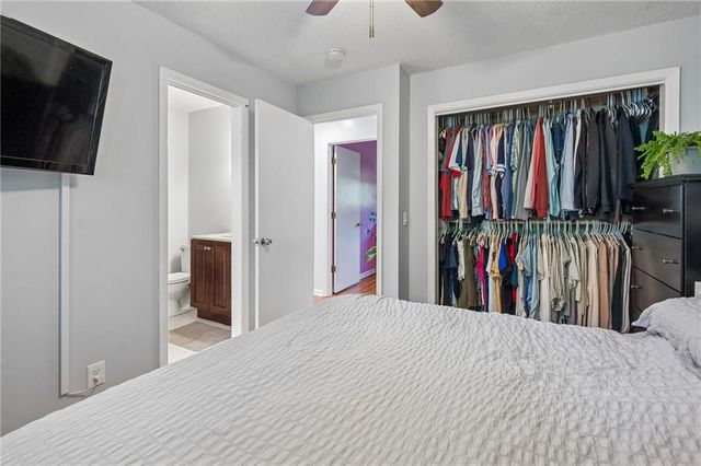 8039 Hemlock Street, Overland Park, KS 66204