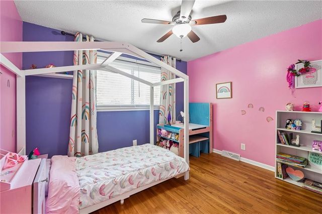 8039 Hemlock Street, Overland Park, KS 66204