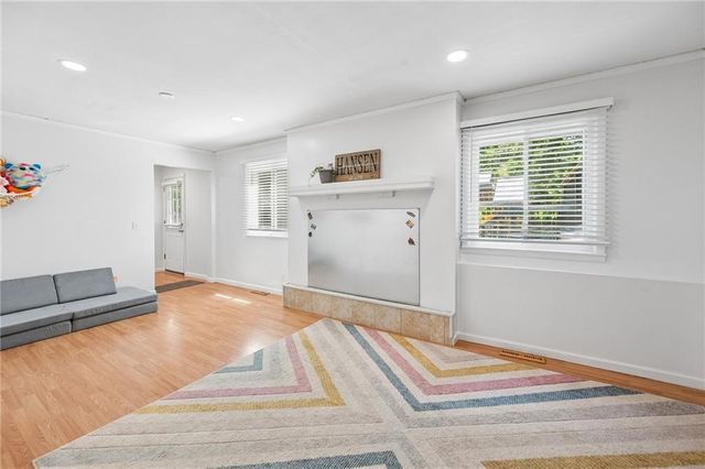 8039 Hemlock Street, Overland Park, KS 66204