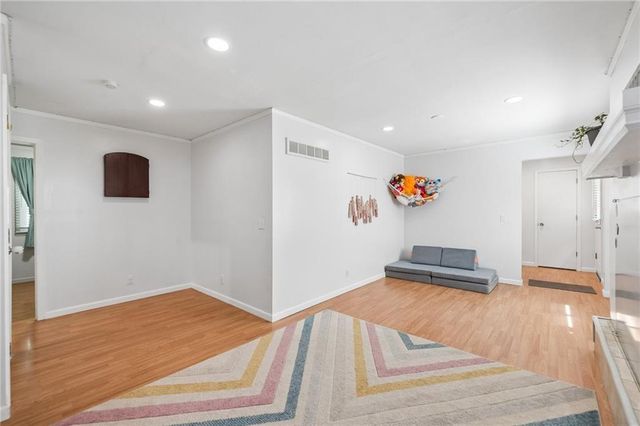 8039 Hemlock Street, Overland Park, KS 66204