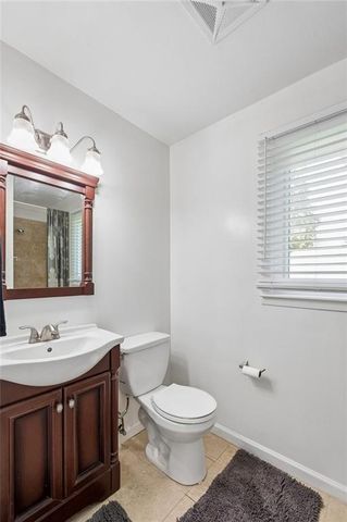 8039 Hemlock Street, Overland Park, KS 66204